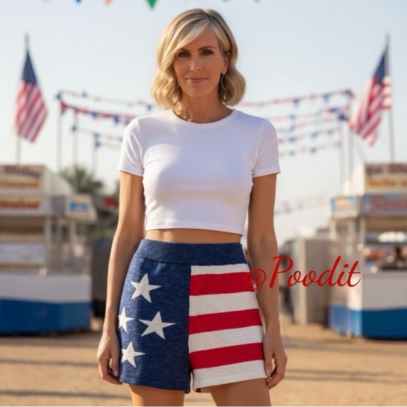 day & Moon Pants - DAY & MOON patriotic light knit flag shorts size SMALL